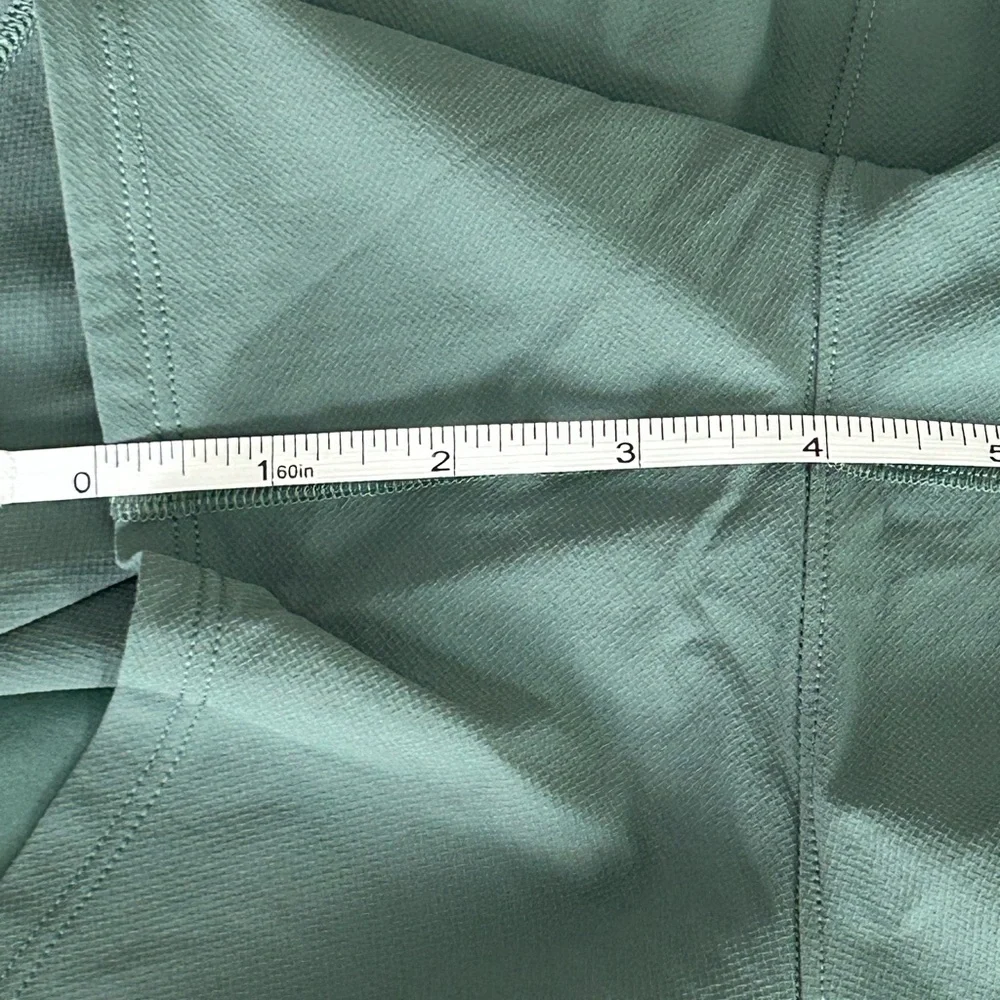 Lululemon Dance Studio Shorts 4” Sz 4 *medium forest green* (flaw*) - Picture 4 of 6